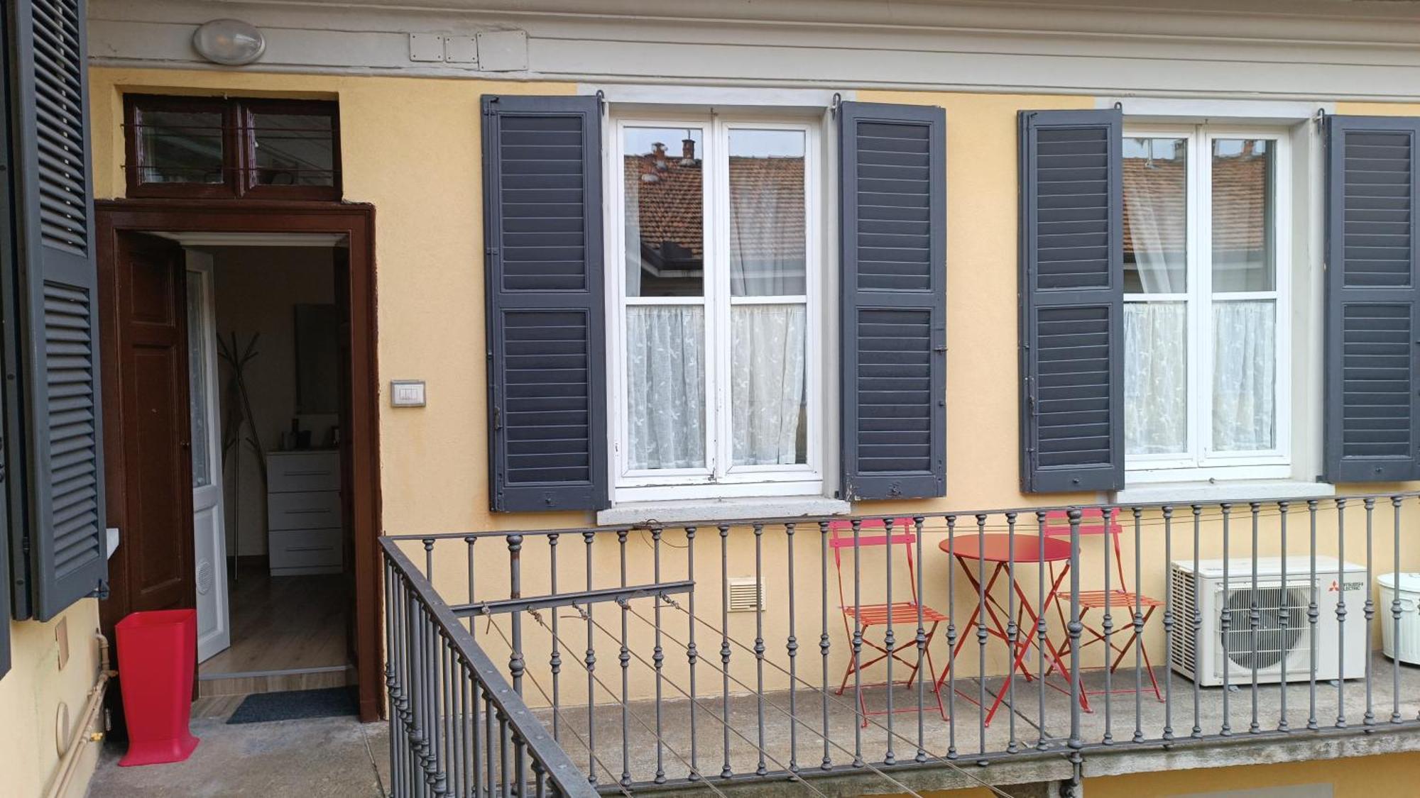 Beautiful Bohemian Apartment In Center Conditioned Air 코모 외부 사진