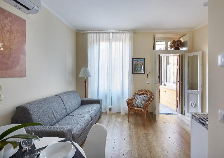 Beautiful Bohemian Apartment In Center Conditioned Air 코모 외부 사진