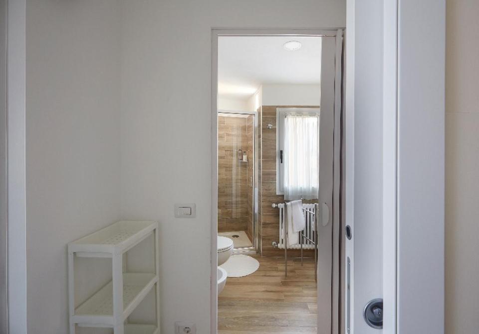 Beautiful Bohemian Apartment In Center Conditioned Air 코모 외부 사진